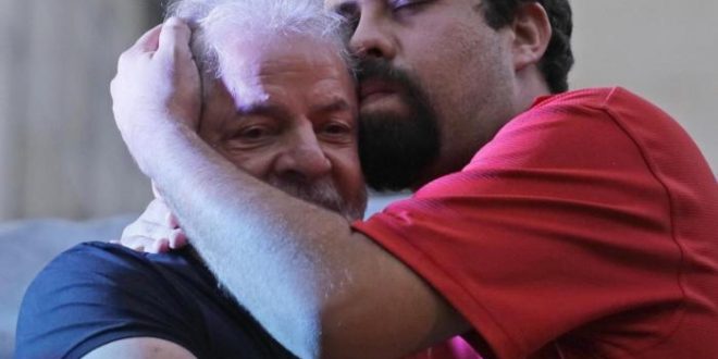 Lula se reúne com Boulos em São Paulo e discute aliança entre PT e PSOL