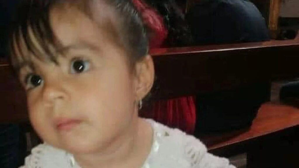 Menina de 2 anos morre após comer biscoito envenenado que era para cachorro