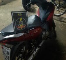 Motociclistas acusados de assalto são presos no bairro Placas, em Rio Branco