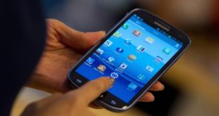 Motorista de Uber ameaça estudante por causa de celular