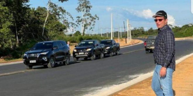 Obra de duplicação da via de acesso ao aeroporto de Cruzeiro do Sul deixa Igarapé Preto cheio de lama