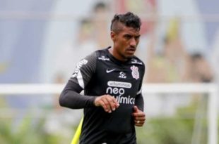Paulinho celebra chance como titular e exalta experiência corintiana em virada