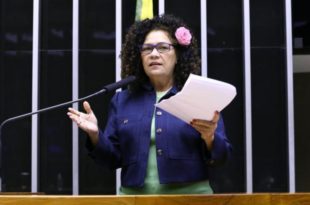 “Está quase impossível trafegar pela BR-364”, diz Perpétua sobre condições da rodovia