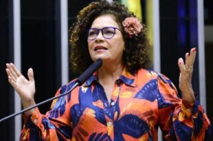 Perpétua critica fala de Bolsonaro na abertura dos trabalhos no Congresso: “botou debaixo do tapete os problemas do país”