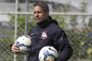 Sylvinho se despede do Corinthians com agradecimentos e 'respeito à torcida'