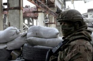 Tensão na crise da Ucrânia volta a subir com acusações e exercícios militares
