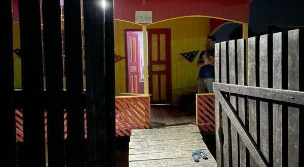 Foragido há 43 dias, homem que matou a esposa a golpes de facão em Tarauacá é preso
