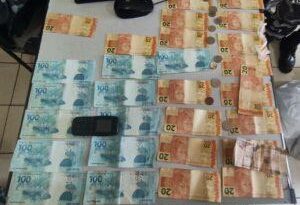 Peruana é presa com mais de 16kg de cloridrato de cocaína em táxi, na BR-317