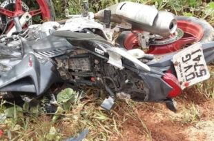 Grave acidente entre caminhonete e moticicleta deixa uma vítima fatal em Acrelândia