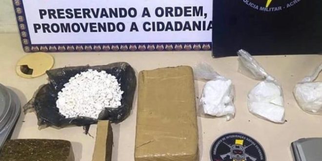 Polícia Militar apreende entorpecente em matagal no Bairro Bom Sucesso