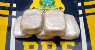 PRF apreende quase 5 kg de entorpecente dentro de ônibus no interior do Acre