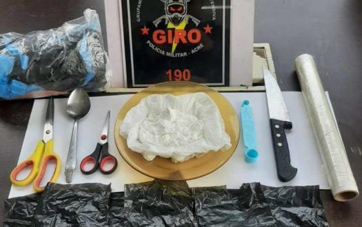 Militares do Giro capturam foragido no Mocinha Magalhães embalando entorpecente