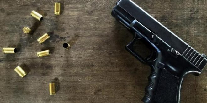 Justiça acreana condena homem a prestar serviços à comunidade por deixar arma acessível à criança de quatro anos