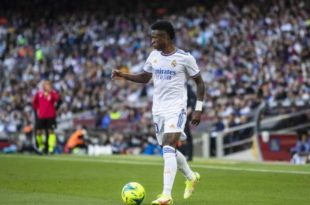 Vinícius Jr marca, Real Madrid vence Alavés e pode ampliar vantagem no Espanhol
