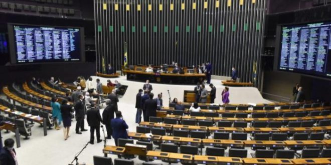 Câmara pode votar nesta quarta-feira MP que prorroga contratos do Ministério da Agricultura e da ANS