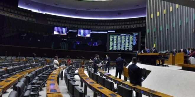 Câmara pode votar nesta terça-feira projeto de valorização das mulheres que atuam na segurança pública