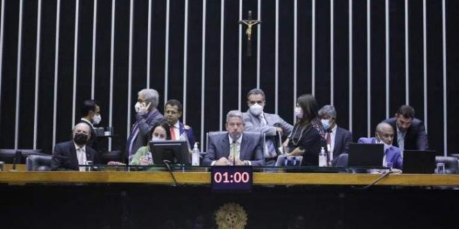 Câmara realiza sessão nesta quinta-feira para analisar propostas