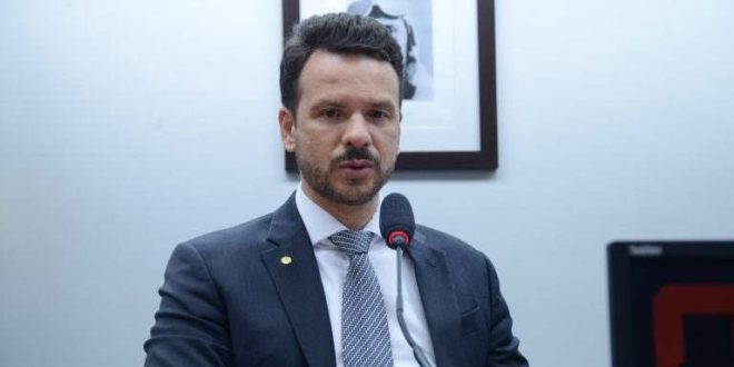 Comissão promove debate sobre ensino técnico nas escolas
