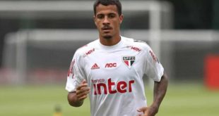 Diego Costa vai de criticado a aposta de Ceni e desbanca Miranda no São Paulo
