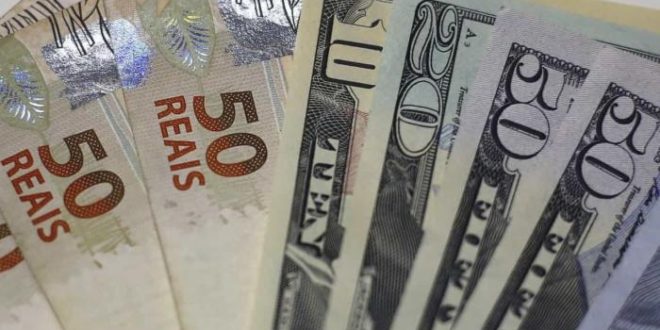 Dólar mergulha abaixo dos R$ 4,80 no sétimo dia de queda