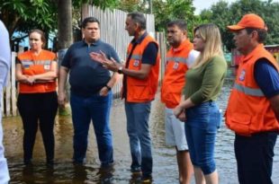Helicóptero com Alcolumbre faz pouso de emergência na floresta