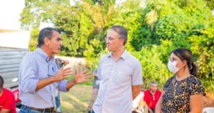 Leo de Brito entrega academias, caminhonete e equipamentos para a saúde em Porto Acre