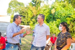 Leo de Brito entrega academias, caminhonete e equipamentos para a saúde em Porto Acre