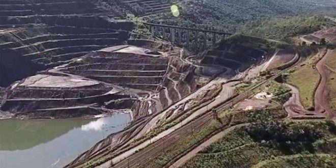 Mineradoras criticam projeto de Bolsonaro que libera exploração de terra indígena
