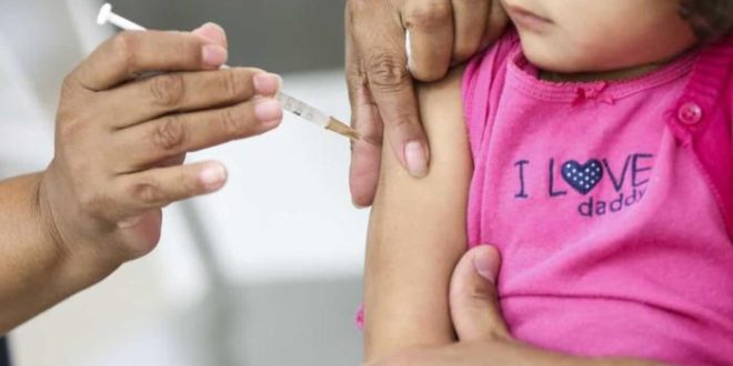 Ministério da Saúde exclui crianças com 5 anos da vacinação contra gripe