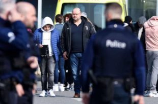 Motorista atropela multidão e mata ao menos seis pessoas na Bélgica