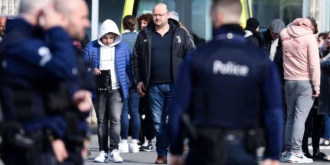 Motorista atropela multidão e mata ao menos seis pessoas na Bélgica
