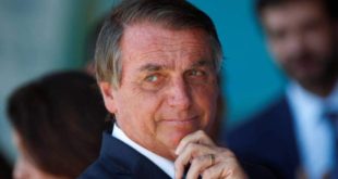 Movimentos Sociais realizam manifestação contra Bolsonaro em sua visita à Rio Branco