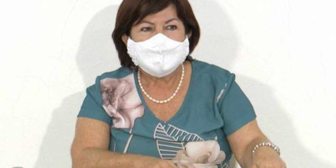 Nabiha Bestene rebate Perpétua Almeida;"quando o município for adquirir móveis, serão daqui"