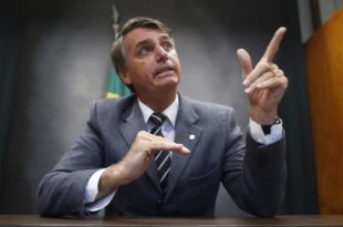 Perigo: "Seguir a Constituição por vezes embrulha o estômago", diz Bolsonaro
