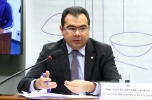 Plenário poderá analisar criação do Sistema Nacional de Educação ainda neste ano, diz relator