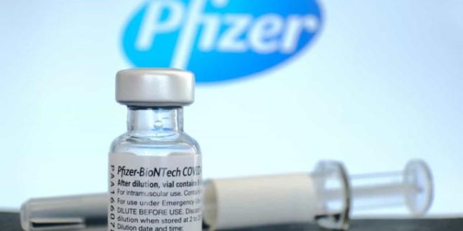 Quarta dose de vacina contra Covid é necessária, diz CEO da Pfizer