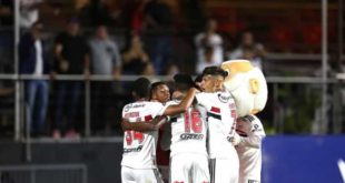 São Paulo elimina o Corinthians e reencontra o Palmeiras na final do Paulistão