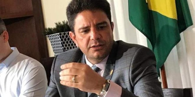 Servidores públicos organizam  protesto contra Gladson na vinda de Bolsonaro ao Acre
