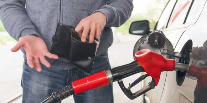 Veja quando compensa abastecer o carro com gasolina ou álcool
