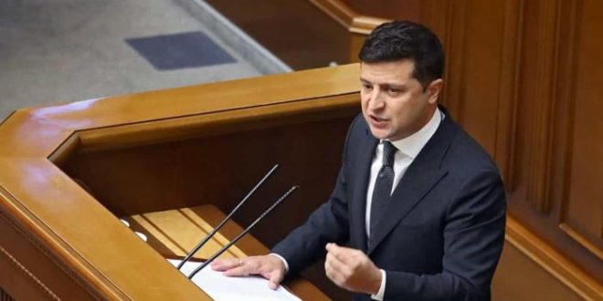 Zelenski sinaliza ficar fora da Otan; negociação segue na 4ª sob pressão militar russa