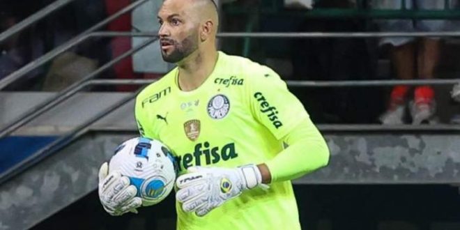 Abel elogia ataque por ter defesa menos vazada e indica time misto nos clássicos