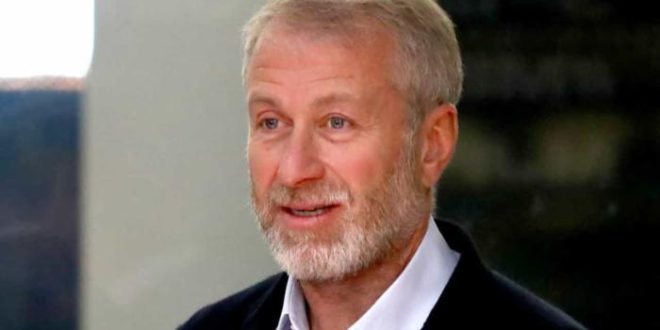 Abramovich é alvo de sanções no Reino Unido e fica impedido de vender o Chelsea