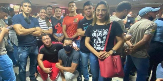 Bombeiros do Acre participam da mobilização na Aleac por um aumento "decente"