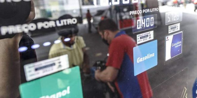 Câmara pode votar nesta quinta-feira projeto que torna fixo ICMS de combustíveis