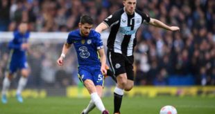 Chelsea vence Newcastle em jogo com manifestações da torcida contra sanções