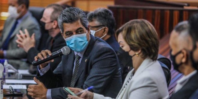 A pedido de Edvaldo e Zen, Aleac realiza audiência e discute situação dos professores que aguardam convocação e implantação de piso