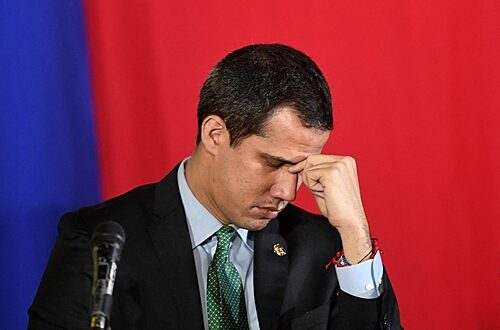 EUA jogam Juán Guaidó no lixo