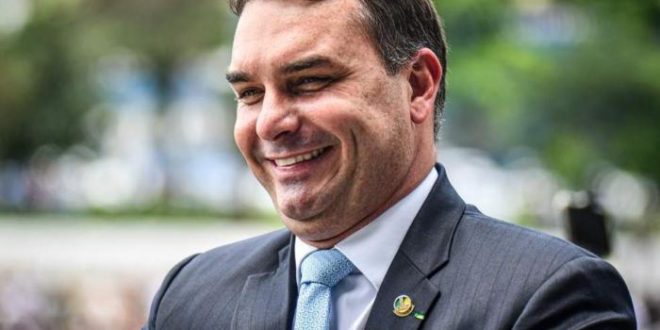 Ex-advogado de Flávio Bolsonaro é nomeado secretário nacional do consumidor