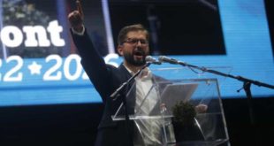 Gabriel Boric assume no Chile com críticas da esquerda e sob aura da tradição