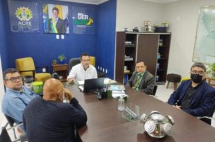 Deputado Gonzaga procura diretor do Deracre e busca recuperação do Ramal do Progresso